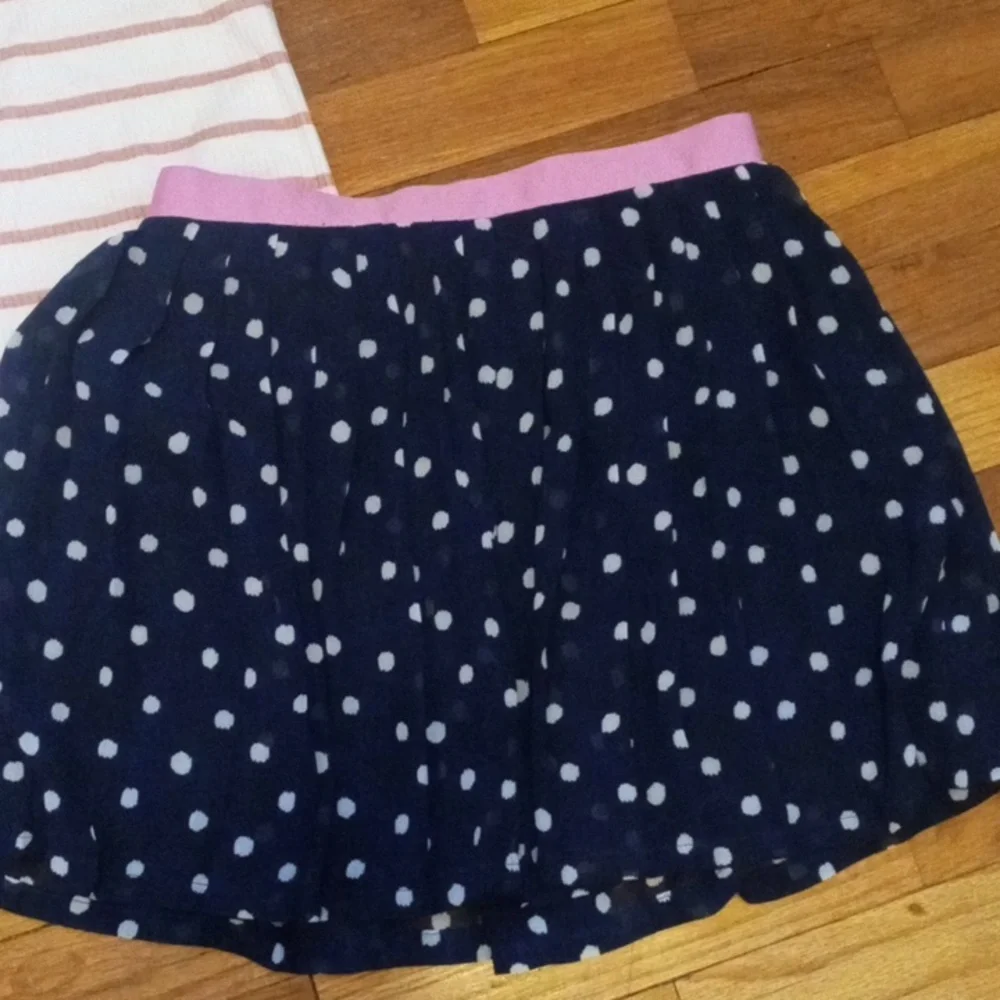 girl large polka dot skirt with pink white top - Picture 2 of 3